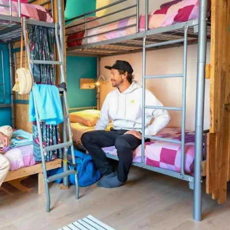 Surf Bed and breakfast